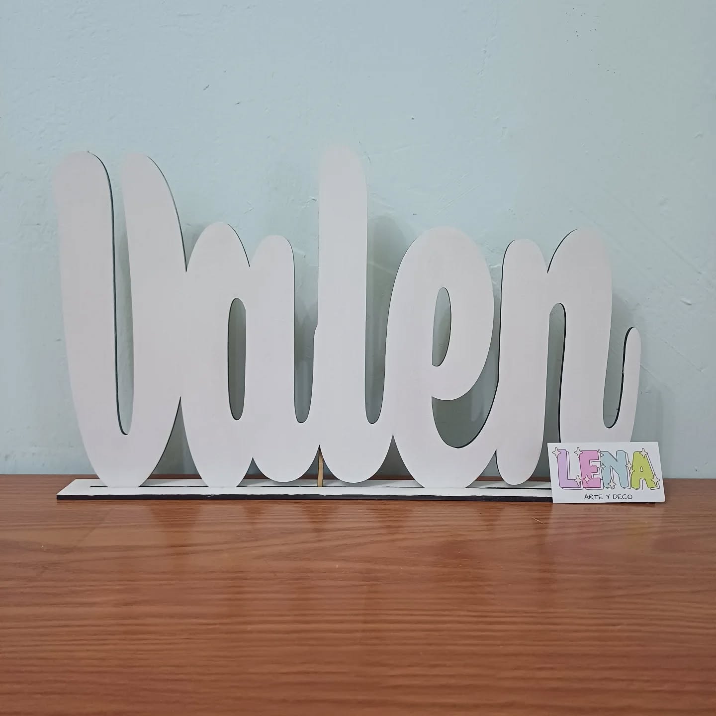 Nombre con base MDF - Image 7